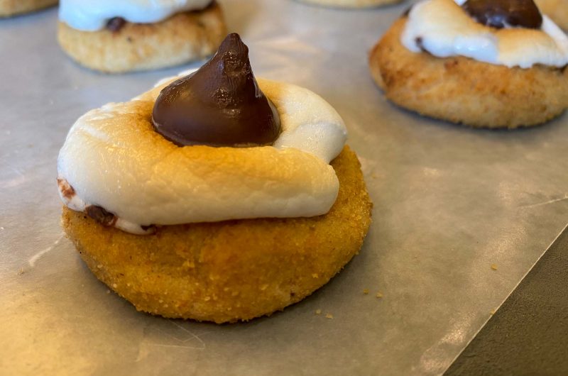 Amazing S'mores Campfire Cookies